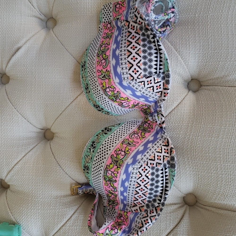 NWT Victoria's Secret Bikini Top